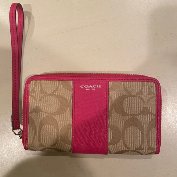 Coach Handbags - coach wristlet